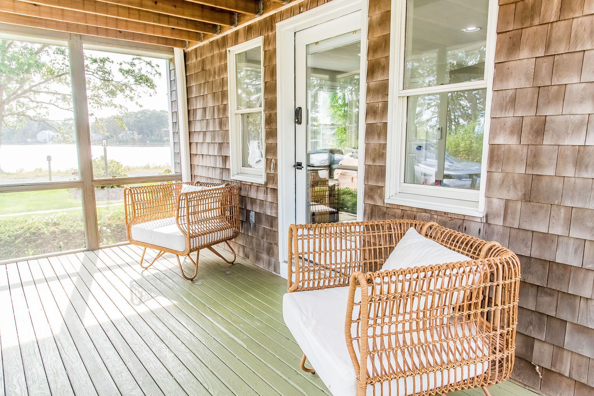 Entry Porch great for a morning coffee!